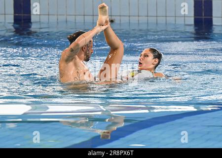 Krakau, Polen. 22. Juni 2023. Die künstlerische Schwimmerin Lisa Ingenito und die künstlerische Schwimmerin Renaud Barral, die am zweiten Tag der Europaspiele am Donnerstag, den 22. Juni 2023, in Krakau, Polen, in Aktion auf dem gemischten Duett-Technikevent des künstlerischen Schwimmens gezeigt wurden. Die Europaspiele 3., informell bekannt als Krakau-Malopolska 2023, sind eine geplante internationale Sportveranstaltung, die vom 21. Juni bis 02. Juli 2023 in Krakau und Malopolska, Polen, stattfindet. BELGA FOTO LAURIE DIEFFEMBACQ Kredit: Belga News Agency/Alamy Live News Stockfoto