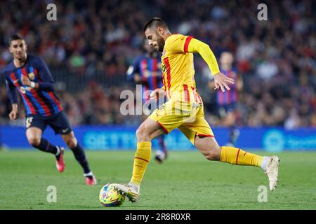 BARCELONA – APR 10: David Lopez in Aktion während des LaLiga-Spiels zwischen dem FC Barcelona und dem FC Girona am 10. April 2023 im Spotify Camp Nou Stadium Stockfoto