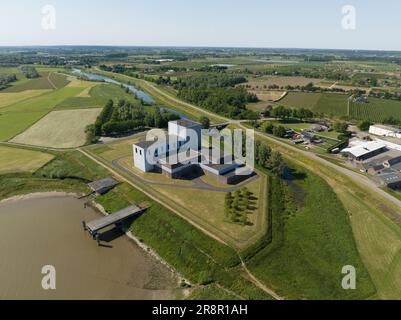 Das Kernkraftwerk Dodewaard ist ein ehemaliges Kernkraftwerk in der niederländischen Stadt Dodewaard. Stockfoto