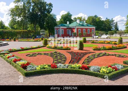 Der umliegende Garten und Park des berühmten historischen Kadriorg Palastes, erbaut von Russland in Tallinn, Estland Stockfoto