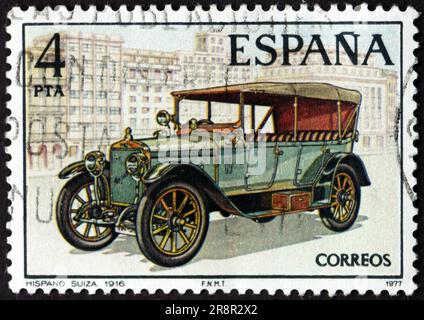 SPANIEN - CA. 1977: Ein in Spanien gedruckter Stempel zeigt Hispano Suiza, 1916, spanisches Pionierauto, ca. 1977 Stockfoto