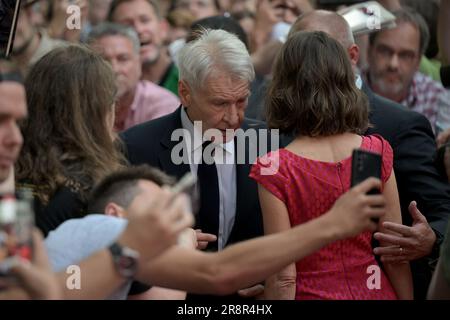 Berlin, Deutschland. 22. Juni 2023. Harrison Ford und Calista Flockhart kommen zur deutschen Premiere des Films „Indiana Jones und das Rad des Schicksals“ im Zoo Palast in Berlin. Kredit: Hannes Albert/dpa/Alamy Live News Stockfoto