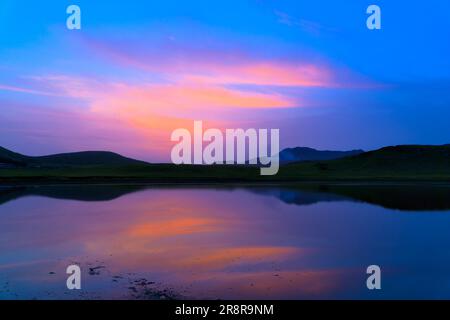 Kusasenri und Mt. Morgen früh Stockfoto