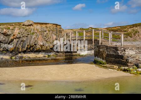 Die Brücke auf den Sand von Uig Bay, Isle of Lewis Stockfoto