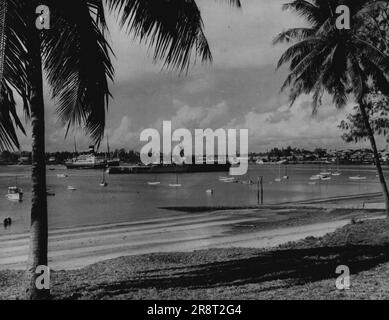 Kolonialblick - dar-Es-Salaam, Tanganyika - eine allgemeine Sicht auf den Hafen; dar-es-Salaam, die Hauptstadt des Gebiets, hat 69.000 Einwohner. 18. November 1952. (Foto von Camera Press). Stockfoto