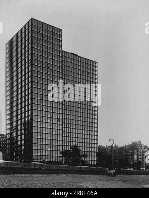 Ludwig Mies van der Rohe 860 Lake Shore Drive Chicago, Illinois 01. Januar 1951. (Foto vom Museum of Modern Art). Stockfoto