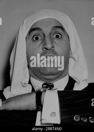 Sein Gesicht ist sein Vermögen... der Scheich von Arabien? Nun, ich habe so viele Gesichter, dass ich nicht weiß, wer ich bin, erklärt Danny Thomas, der amerikanische Komiker im London Palladium. 28. März 1950. (Foto: Paul Popper Ltd.) Stockfoto