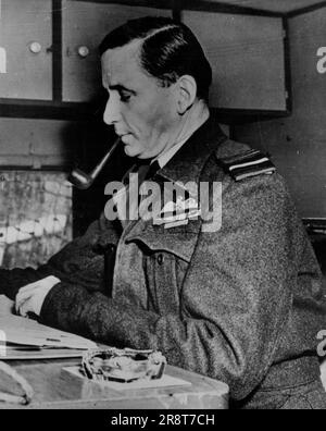 Air Chief Marshal Sir Arthur Tedder -- Stellvertretender Oberbefehlshaber der Alliierten Streitkräfte in Großbritannien. 7. Juni 1944. (Foto: Offizielles britisches Foto). Stockfoto