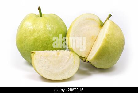 Guaven, isoliert auf weißem Hintergrund Stockfoto