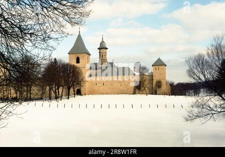 Mitocu Dragomirnei, Suceava County, Rumänien, 2001. Außenansicht des Klosters Dragomirna, ein historisches Denkmal aus dem Jahr 1602. Stockfoto