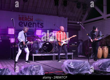 21. Juni 2023, Virginia Beach, Virginia, USA: FOGHAT bringt den Rock am 21. Juni 2023 in den 24. Street Park am Oceanfront in Virginia Beach, Virginia. Photo Â Jeff Moore (Credit Image: © Jeff Moore/ZUMA Press Wire) NUR REDAKTIONELLE VERWENDUNG! Nicht für den kommerziellen GEBRAUCH! Stockfoto