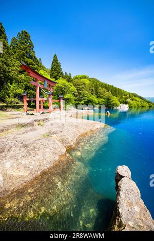 Gozaishi-Schrein am Tazawa-See Stockfoto