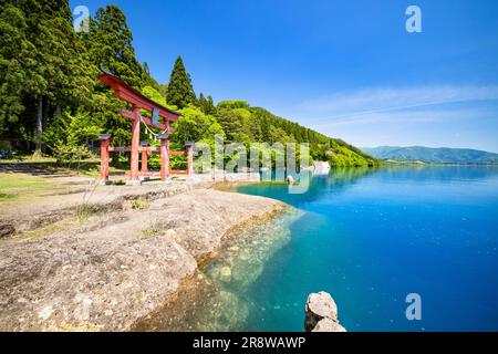 Gozaishi-Schrein am Tazawa-See Stockfoto