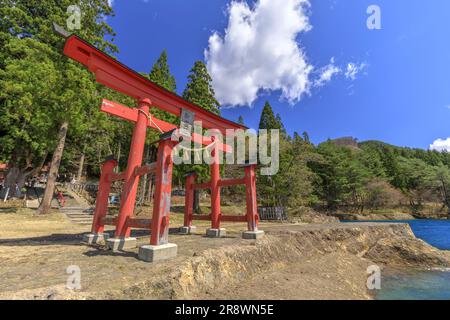 Gozaishi-Schrein am Tazawa-See Stockfoto