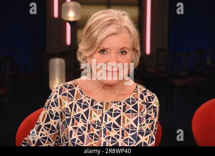 Köln, Deutschland. 22. Juni 2023. Schauspielerin Jutta Speidel als Gast der WDR-Talkshow Kölner Treff Credit: Horst Galuschka/dpa/Horst Galuschka dpa/Alamy Live News Stockfoto