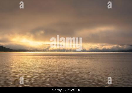 Tazawako-See am Morgen Stockfoto