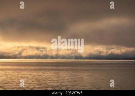 Tazawako-See am Morgen Stockfoto