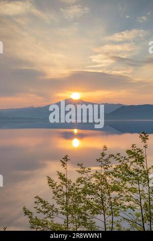 Tazawako-See am Morgen Stockfoto