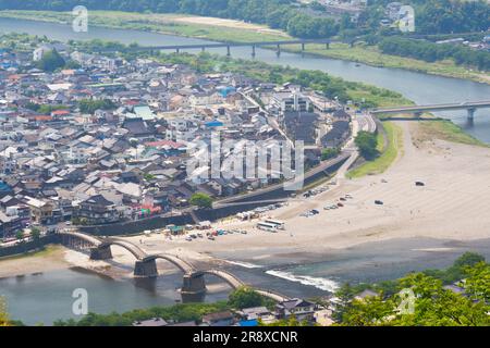 Kintai-bashi-Brücke und Stadtlandschaft Stockfoto