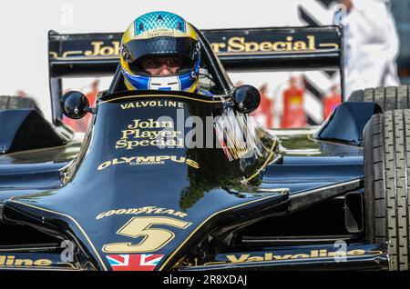 Lotus 79 Formel 1, Grand Prix, Rennwagen beim Goodwood Festival of Speed 2013. Klassischer John Player Special 1970er Vintage Black & Gold F1 Rennwagen Stockfoto