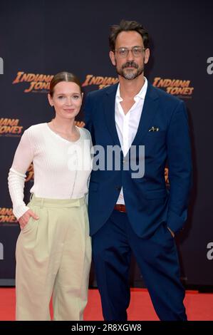 Karoline Herfurth und Christopher Puppe bei der Premiere des Kinofilms „Indiana Jones and the Dial of Destiny / Indiana Jones und das Rad des Schicksals“ im Zoo Palast. Berlin, 22.06.2023 Stockfoto