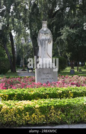 IGijón, Asturien, Nordspanien. Der Isabel la Católica Park ist ein städtischer Park im Viertel El Bibio. Am linken Ufer des Flusses Piles Stockfoto