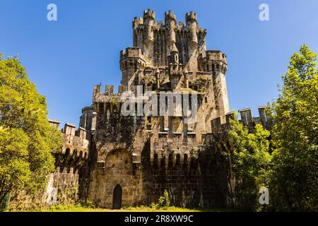 Schloss Butron, neogotische Festung mittelalterlicher Herkunft, historisches Erbe inspiriert von bayerischen Schlossmodellen. Gatica, Biskaya, Baskenland, Spanien. Stockfoto