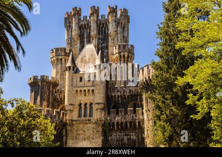 Schloss Butron, neogotische Festung mittelalterlicher Herkunft, historisches Erbe inspiriert von bayerischen Schlossmodellen. Gatica, Biskaya, Baskenland, Spanien. Stockfoto