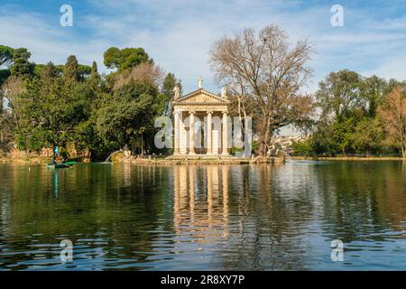 Tempel des Asklepius am See in der Villa Borghese, Rom, Italien Stockfoto