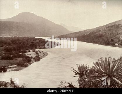 „Blick auf den Fluss Tugela“, c1900. Fluss in der Provinz KwaZulu-Natal, Südafrika. Die Schreibweise Tugela ist eine anglikisierte Version des Zulu-Namens Thukela. Aus "Cassell's History of England, Vol. IX". [Cassell and Company, Limited, London, Paris, New York &amp; Melbourne] Stockfoto