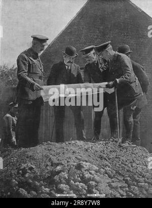 "Les President du Conseil au Front Britannique", 1916. Aus der „Collection de la Guerre IV L'Illustration Tome CXLVIII. La Guerre Juillet, Aout, Septembre, Octobre, Novembre, Dez. 1916". Stockfoto