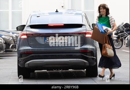 Brüssel, Belgien. 23. Juni 2023. Brüssel, Den 23. Juni 2023 Frau Alexia Bertrand, Staatssekretärin für Haushalt, wird am Freitag, den 23. Juni 2023, bei der Ankunft auf einer Tagung des ministerrates der Bundesregierung in Brüssel abgebildet. BELGA FOTO BENOIT DOPPAGNE Kredit: Belga News Agency/Alamy Live News Stockfoto