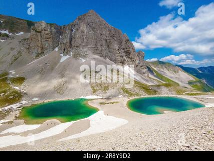 Monte Redentore und Pilato See (Italien) - der Landschaftsgipfel der Sibillini Range, Regionen Umbrien und Marken. Einer der höchsten Gipfel der Apennine Stockfoto