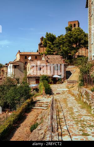 Blick auf das Dorf San Leo in der Region Emilia Romagna, Italien Stockfoto