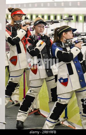 Krakau, Polen. 23. Juni 2023. Drehsportler Jessie Kaps in Aktion während der Air Rifle Women's Qualifications 10m am dritten Tag der Europaspiele, Freitag, den 23. Juni 2023 in Krakau, Polen. Die Europaspiele 3., informell bekannt als Krakau-Malopolska 2023, sind eine geplante internationale Sportveranstaltung, die vom 21. Juni bis 02. Juli 2023 in Krakau und Malopolska, Polen, stattfindet. BELGA FOTO LAURIE DIEFFEMBACQ Kredit: Belga News Agency/Alamy Live News Stockfoto