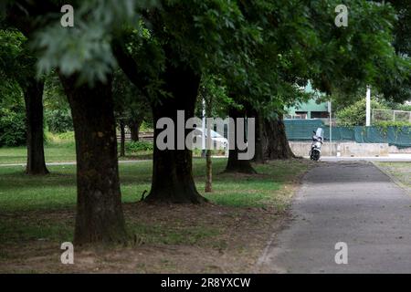 Zagreb, Kroatien. 23. Juni 2023. Die Landschaft des Jarun-Sees ist an heißen Tagen in Zagreb, Kroatien, am 23. Juni 2023 zu sehen. Foto: Igor Kralj/PIXSELL Kredit: Pixsell/Alamy Live News Stockfoto