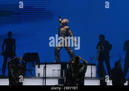 Bergen, Norwegen. 22. Juni 2023. Der englische Sänger, Songwriter und Musiker Robbie Williams führt ein Live-Konzert im Koengen in Bergen auf. (Foto: Gonzales Photo/Alamy Live News Stockfoto