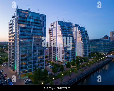 Die NV Apartments, Salford Quays, Manchester, England aus der Vogelperspektive Stockfoto