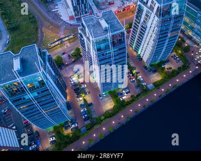 Die NV Apartments, Salford Quays, Manchester, England aus der Vogelperspektive Stockfoto