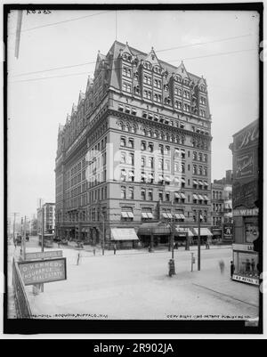 Hotel Iroquois, Buffalo, New York, c1905. Schilder: „D. Kennedy, Versicherung und Immobilien, Lehigh Valley Railroad - City Ticket Office, The White Dental Parlors“. Das Richmond Hotel brannte 1887 nieder und wurde 1890 als Iroquois Hotel umgebaut. Stockfoto