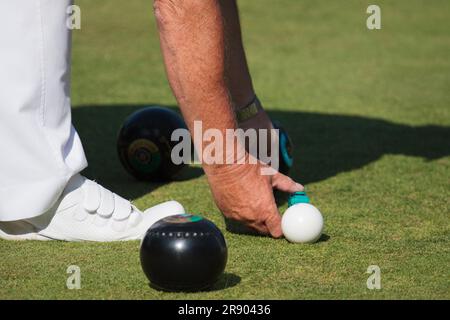 COLEMAN's HATCH, SUSSEX/UK - JUNI 27 : Rasen-Bowl-Spiel bei Colemans Hatch in Sussex am 27. juni 2009. Nicht identifizierte Person Stockfoto