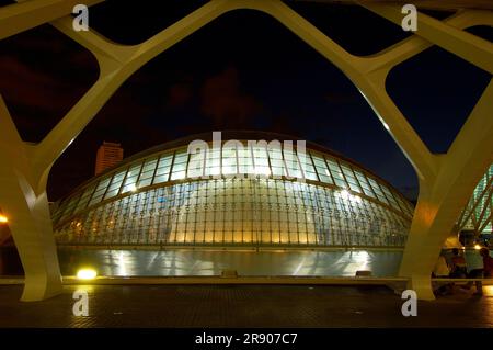 L'Hemisferic, genannt „das Auge“, Architekt Santiago Calatrava, IMAX-Kino und Planetarium, Kunst- und Wissenschaftsviertel, Valencia, Spanien Stockfoto