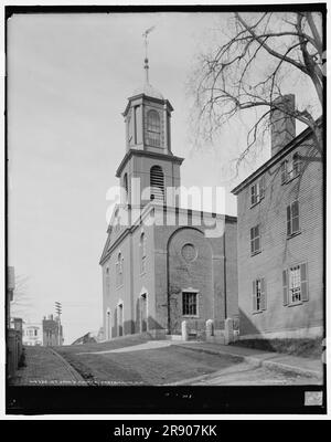 St. John's Church, Portsmouth, N.H., c1902. Ziegelgebäude, entworfen von Alexander Parris und erbaut im Jahr 1807, die erste Ziegelkirche im Staat New Hampshire. Stockfoto