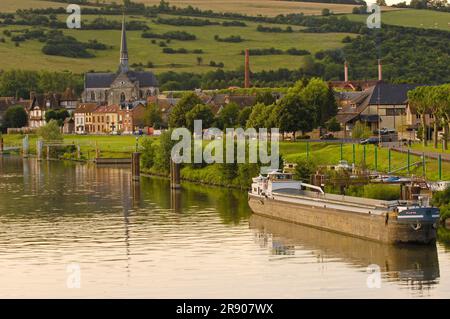 Kirche Saint Sauveur und seine, Les Andelys, seine-Tal, Normandie, Frankreich Stockfoto