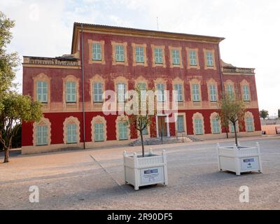 Matisse-Museum (Musée Matisse de Nice) im Jardin des Arènes de Cimiez. Nizza, Frankreich - 7. Juni 2023. Stockfoto