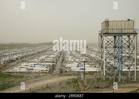 Gabriel Gauffre / Le Pictorium - Bashur - 17/3/2021 - Irak / irakische Kurdistan / Erbil - Blick auf das Flüchtlingslager Kawergosk. Aus der Asche der amerikanischen Invasion im Irak von 2003 und dem Sturz des Regimes von Saddam Hussein gelang es den Kurden im Irak, eine Form relativer Unabhängigkeit zu bekämpfen. Der Irak Kurdistan im Norden des Landes ist technisch immer noch Teil des Irak und genießt ein höheres Maß an Unabhängigkeit. Für die Kurden ist es Bas?r (Bahsur), die südliche Provinz der 4 Jahre, die eines Tages ihr eigenes Land, Kurdistan, zusammenstellt. Bashur ist ein Gebiet, das alle Voraussetzungen eines Cou hat Stockfoto