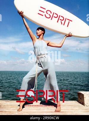 Juni/Juli 2023 – Zeitschriftenwerbung „Harper's Bazaar“, USA Stockfoto