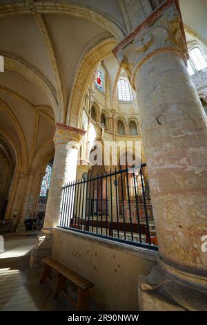 Provins, Frankreich - 24. Mai 2023 : Apse der St. Quiriace Collegiate Church in Provins, einer mittelalterlichen Stadt im französischen Departement seine et Marne i. Stockfoto