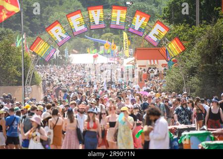 Somerset, Großbritannien. 23. Juni 2023 Atmosphäre beim Glastonbury Festival auf Worthy Farm in Somerset. Foto: Freitag, 23. Juni 2023. Das Foto sollte lauten: Matt Crossick/Empics/Alamy Live News Stockfoto