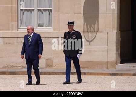 Julien Mattia/Le Pictorium - Emmanuel Macron empfängt Luiz Inacio Lula Da Silva, Präsident der Föderativen Republik Brasilien. , . Frankreich/Ile-de-France (Region)/Paris - der Präsident der Französischen Republik, Emmanuel Macron, hat den Präsidenten der Föderativen Republik Brasilien, Luiz Inacio Lula Da Silva, im Elysee-Palast zu bilateralen Gesprächen empfangen. Luiz Inacio Lula Da Silva, Präsident der Föderativen Republik Brasilien, zu bilateralen Gesprächen am 23. Juni 2023 in Paris. Kredit: LE PICTORIUM/Alamy Live News Stockfoto